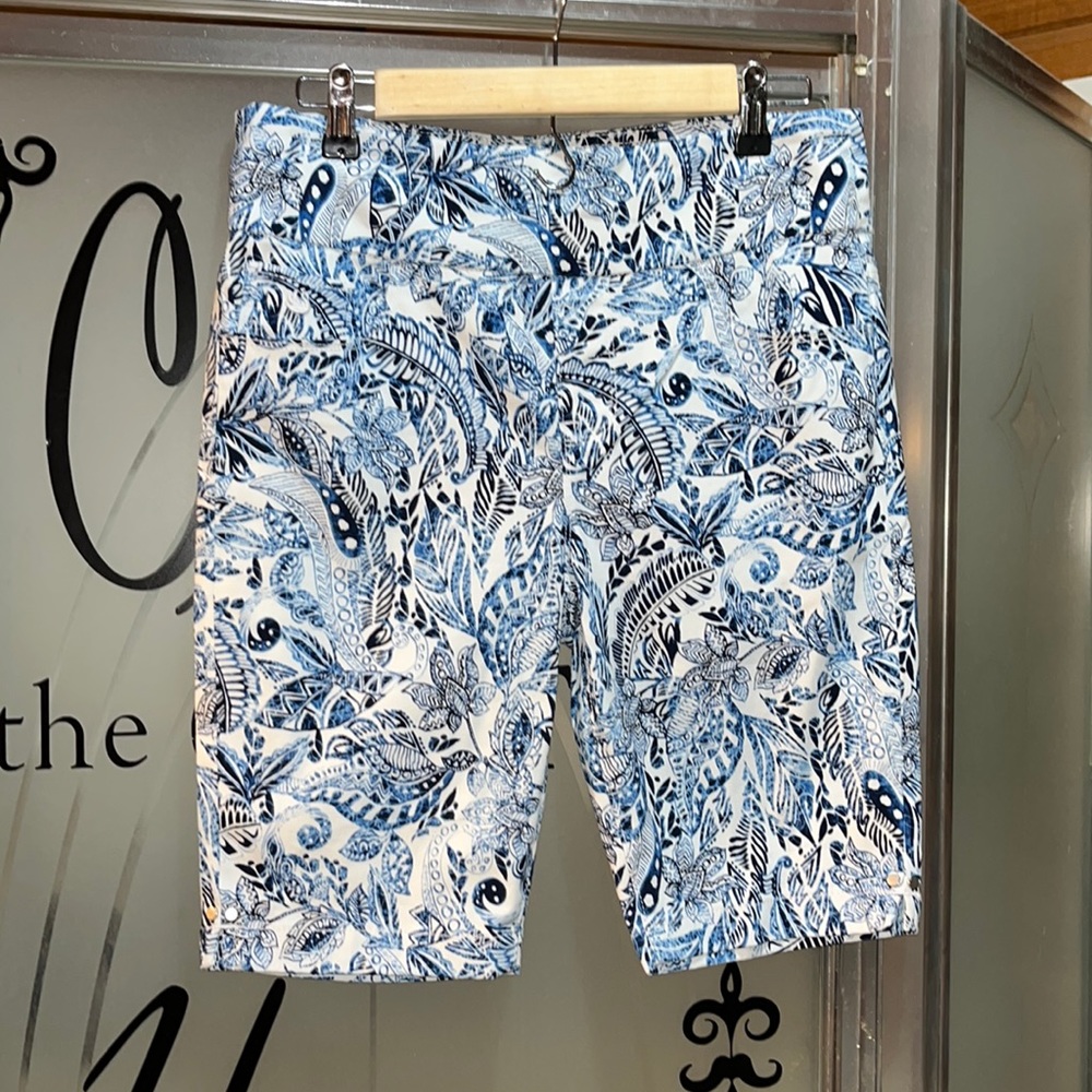 Gloria Vanderbilt walking Bermuda shorts 8P Amanda NEW